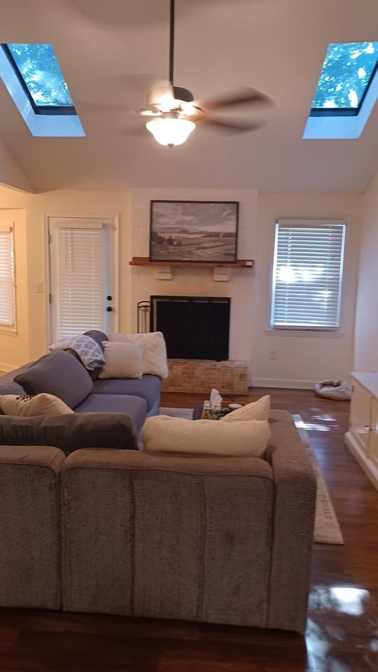 412 Indian Dr - Photo 2 of 21