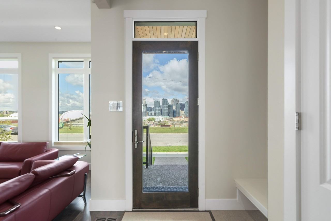 1904 Salisbury St Se - Photo 3 of 50