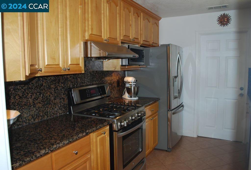 2118 San Rafael Ave - Photo 2 of 5