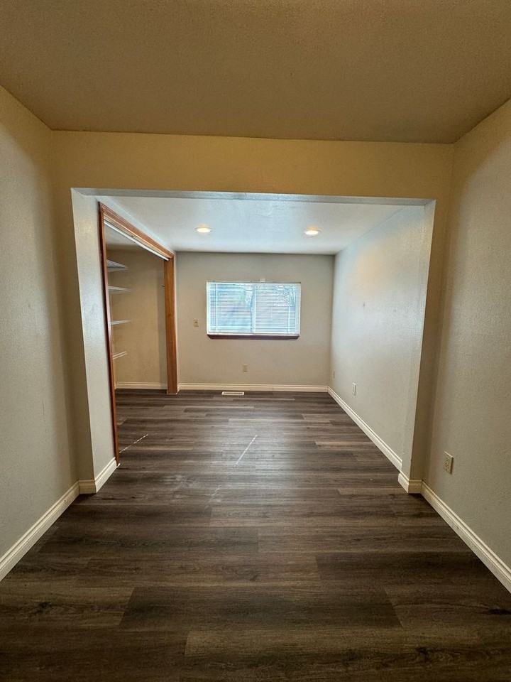 810 Stewart St #A - Photo 3 of 8