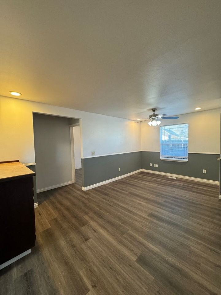 810 Stewart St #A - Photo 7 of 8