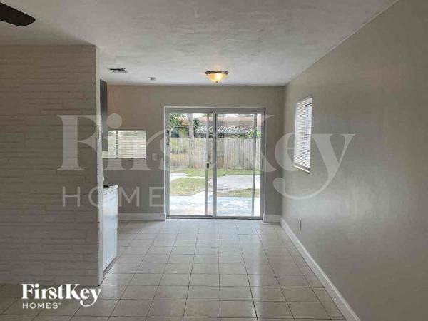 6838 Sw 20th Ct - Photo 2 of 10