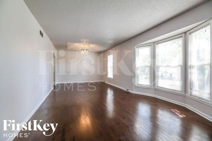 3700 Ne 77th St - Photo 3 of 15