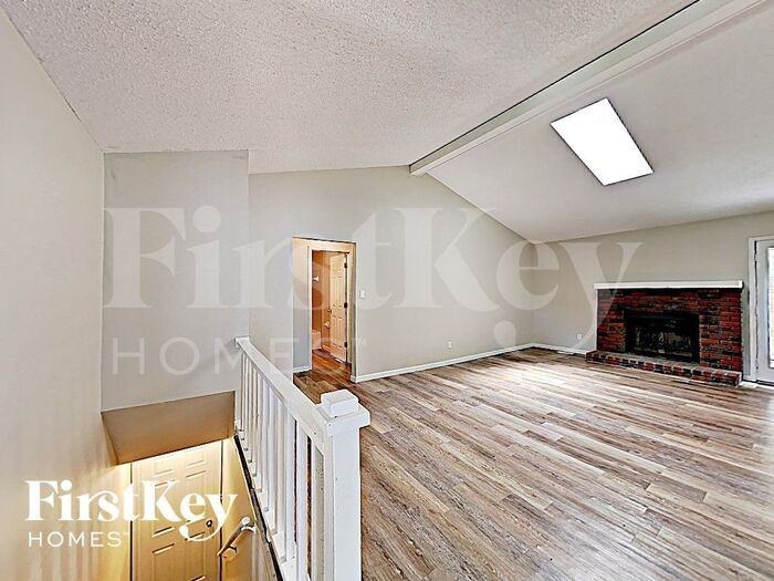 5252 Edgemere Dr - Photo 2 of 16