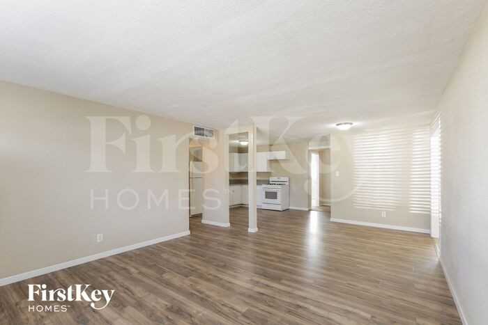 2929 W Rancho Dr - Photo 2 of 14