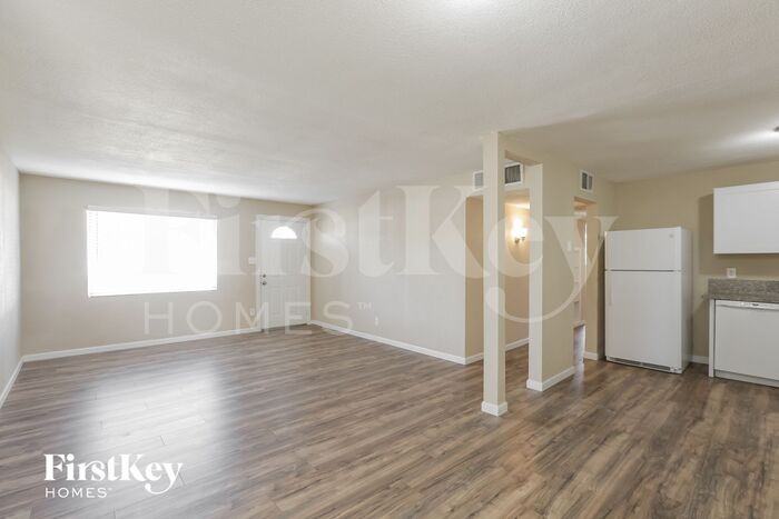 2929 W Rancho Dr - Photo 3 of 14