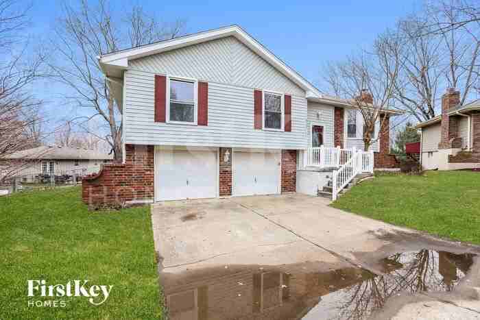 513 Ne Shiloh Cir - Photo 2 of 14