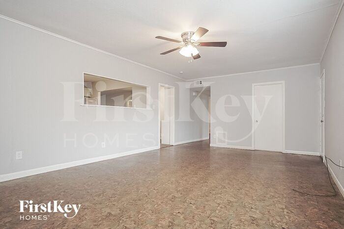 1405 Wayside Dr - Photo 3 of 14