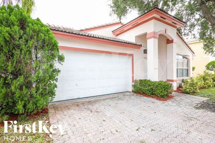 10258 Sw 16th St - Photo 2 of 15