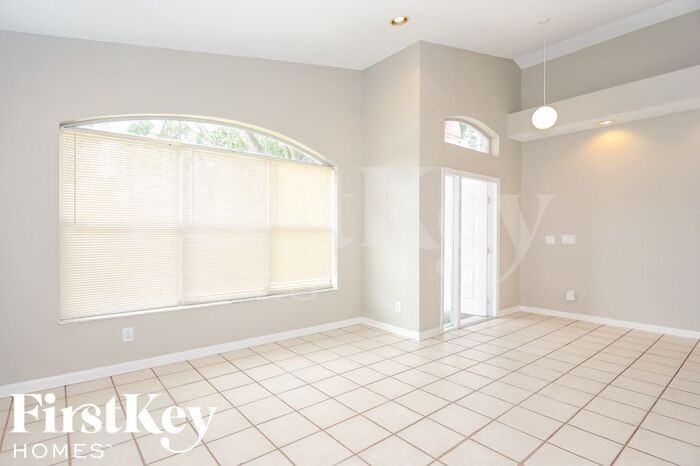 10258 Sw 16th St - Photo 3 of 15