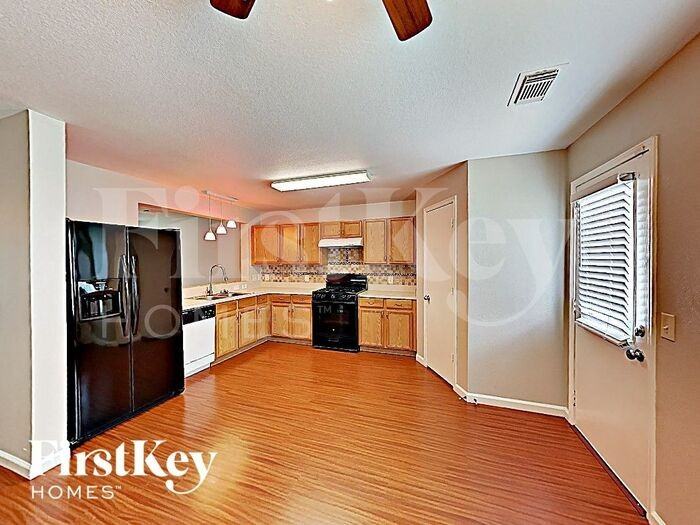 3206 Dartmouth Field Ln - Photo 3 of 14