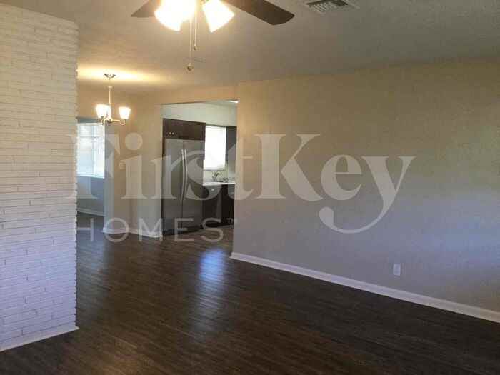 6920 Sw 5th St - Photo 2 of 20