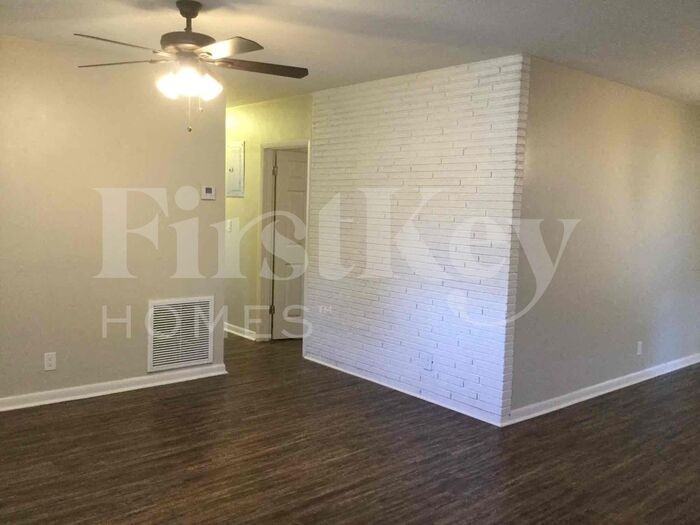 6920 Sw 5th St - Photo 3 of 20