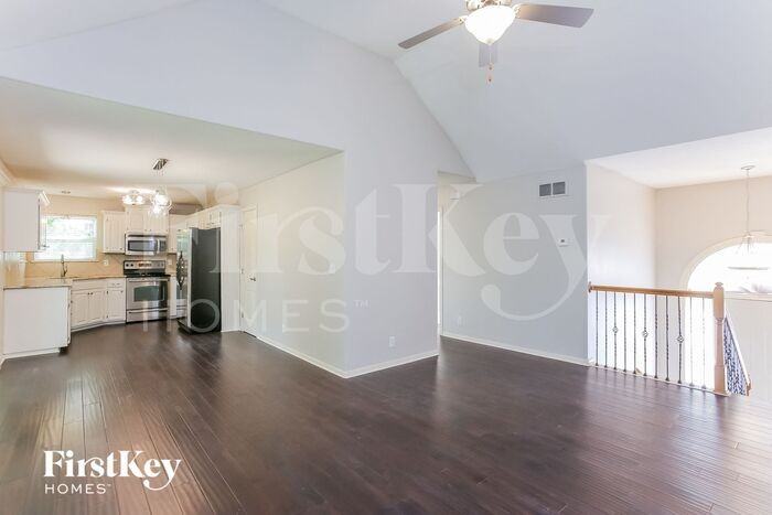 6919 N Pontiac Ave - Photo 3 of 15