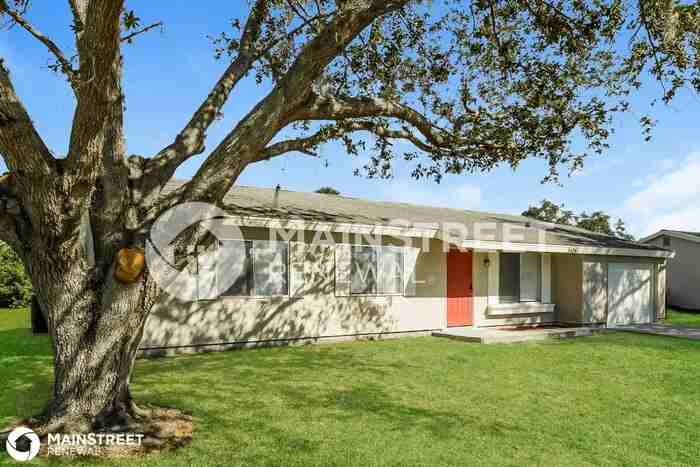 5474 Kenwood Dr - Photo 3 of 16