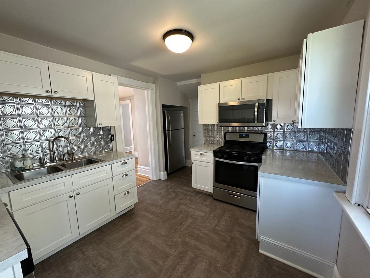 414 Grand Ave Ne - Photo 4 of 14