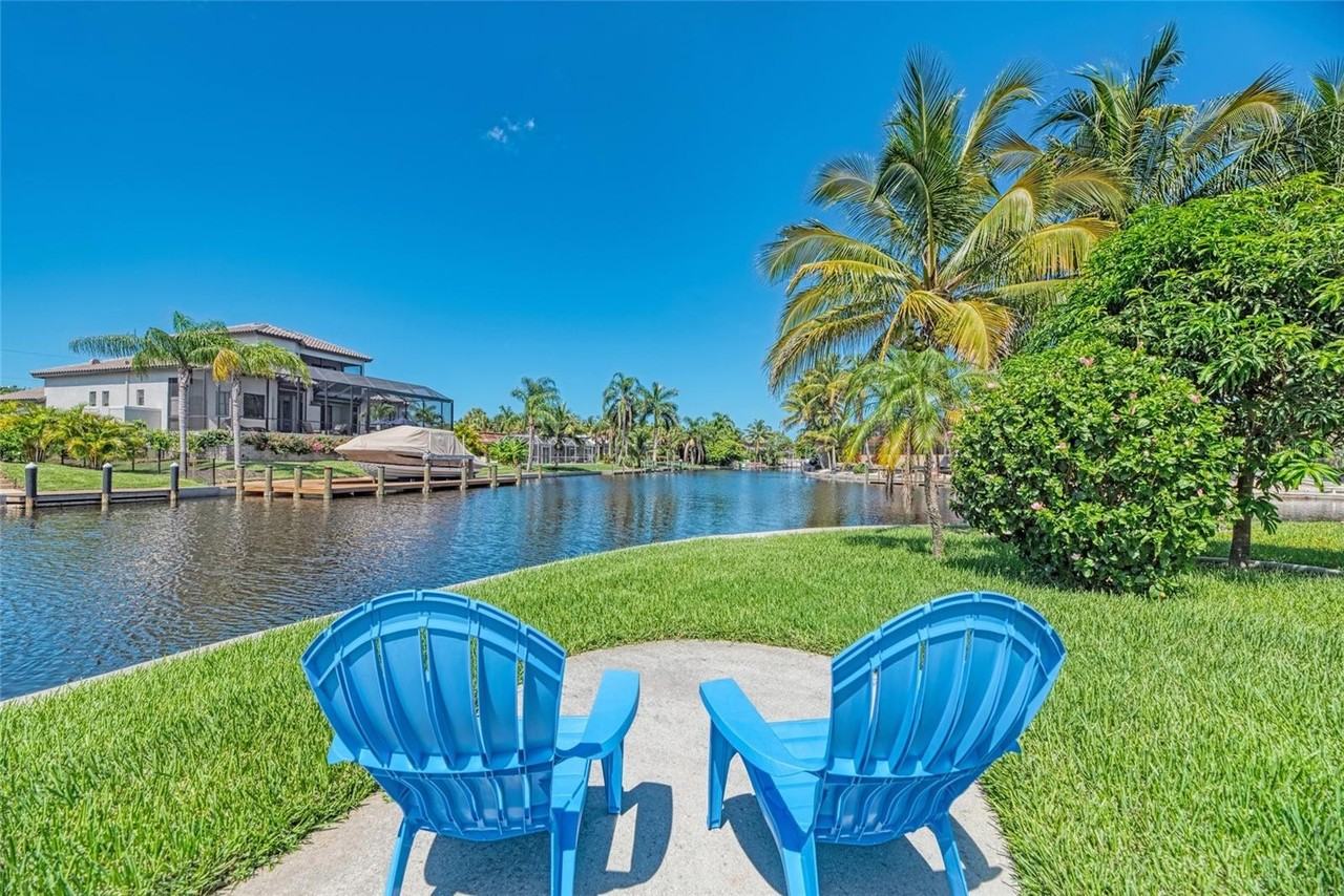 5577 Contento Drive - Photo 4 of 41