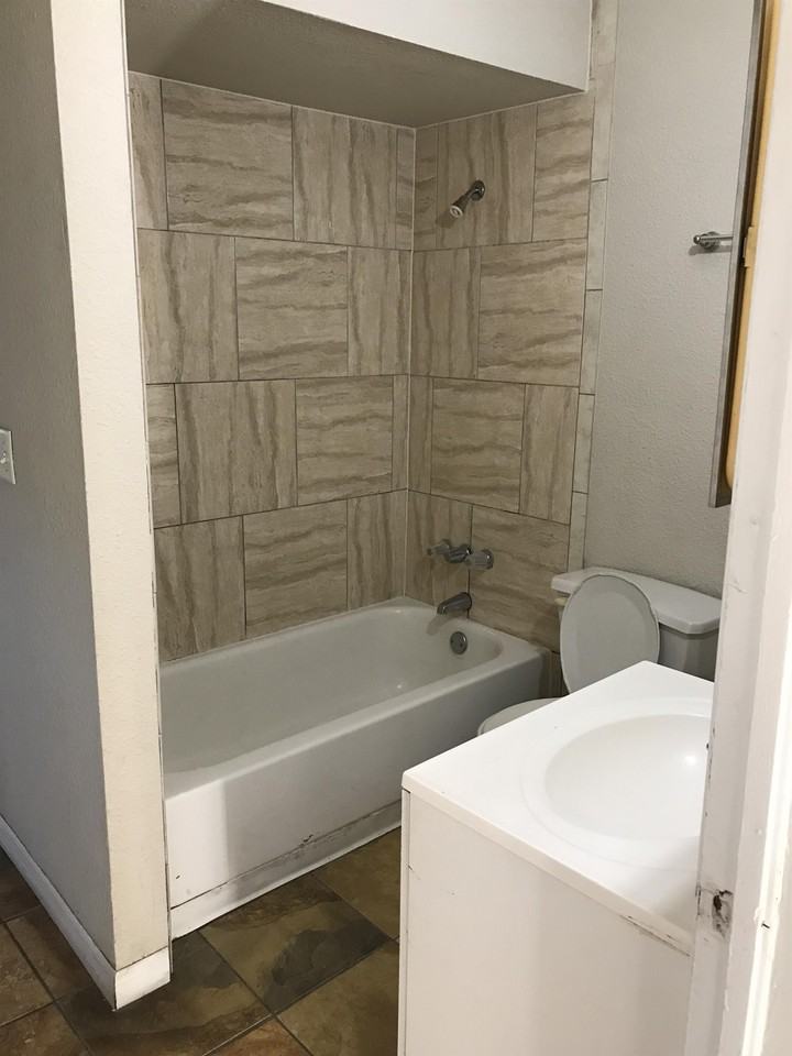 2326 Burns St - Photo 2 of 11