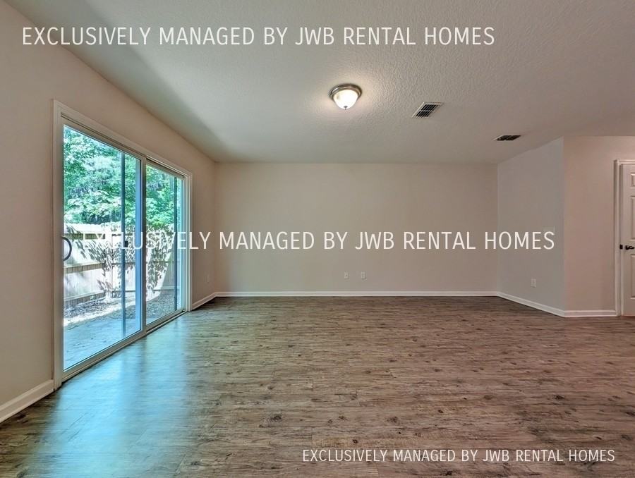 1746 Art Museum Dr - Photo 2 of 8