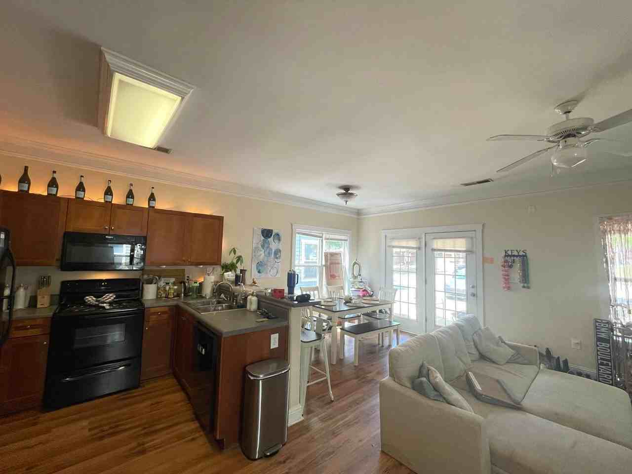 100 Davis St #11 - Photo 3 of 23