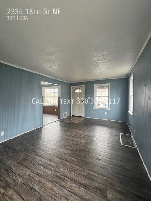 2336 18th St Ne - Photo 3 of 10