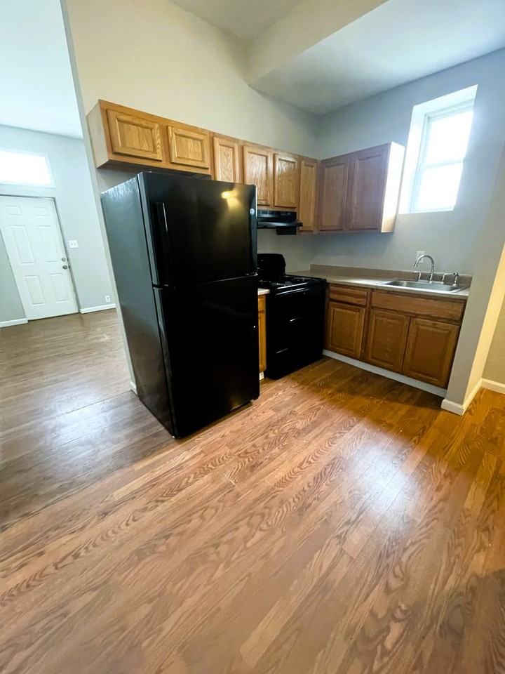 Iowa (3021-23) - Photo 3 of 10