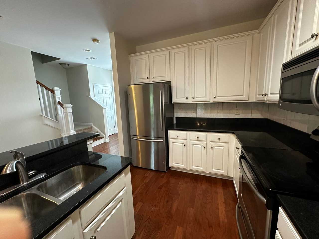 2798 Howard Ave Unit F - Photo 5 of 26