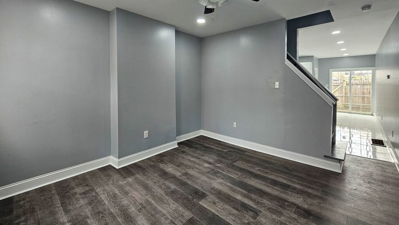 2326 Almond St - Photo 2 of 16