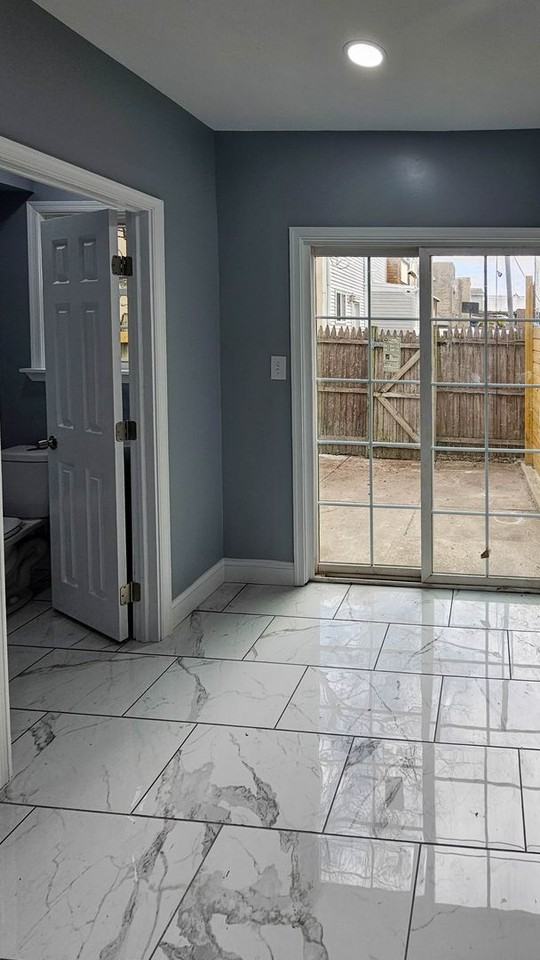 2326 Almond St - Photo 5 of 16