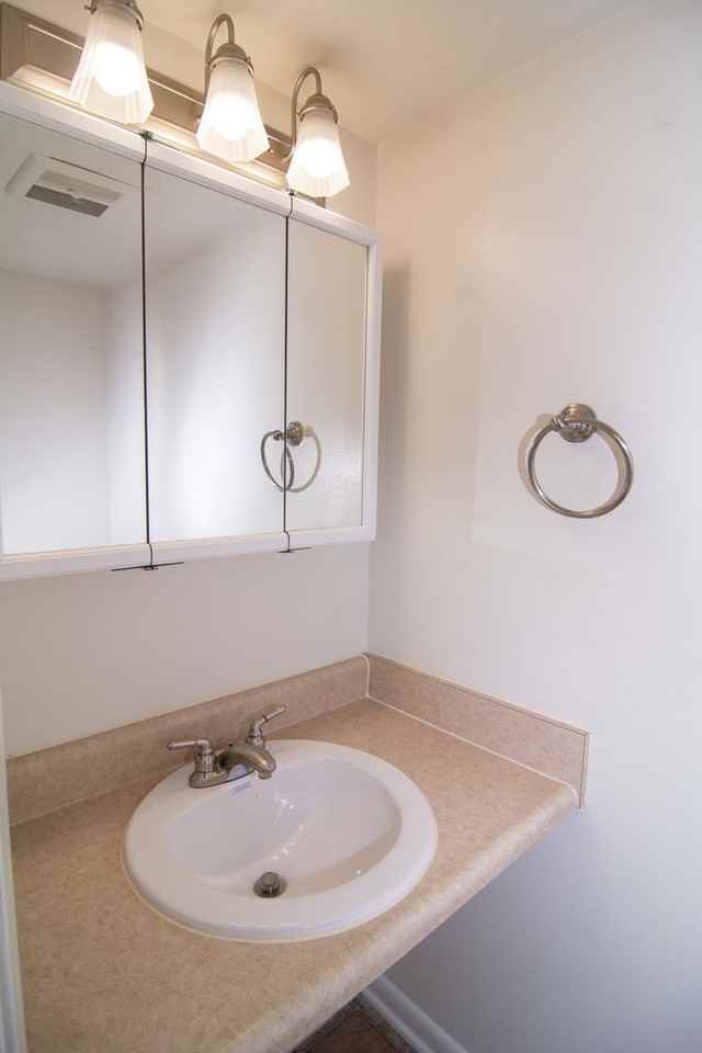 556 N 88th Plz - Photo 5 of 20
