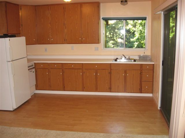 298 Burrell Ct - Photo 3 of 4