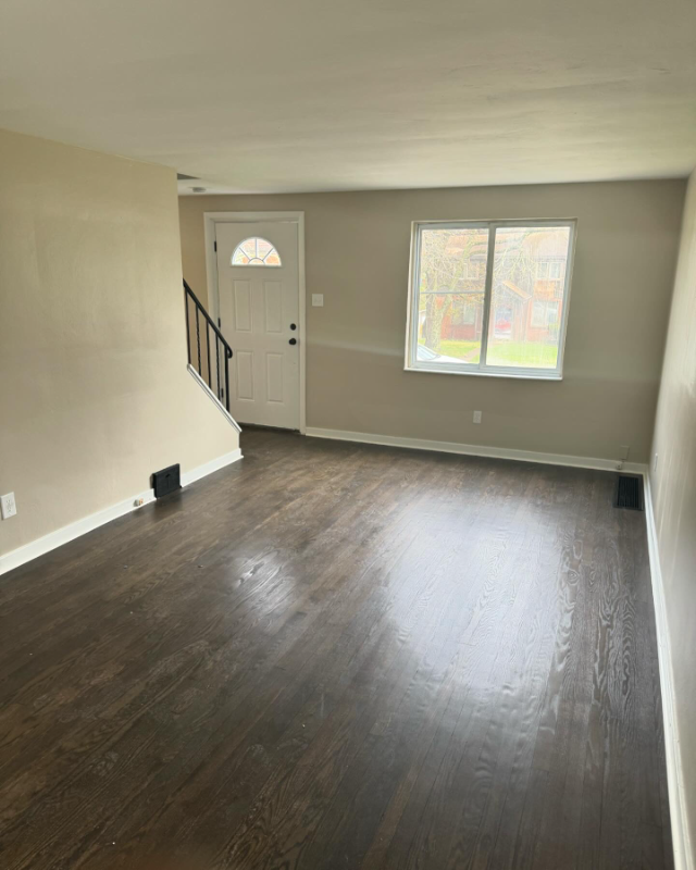 420 Janice Dr - Photo 2 of 11