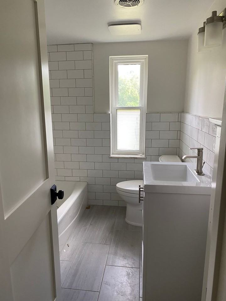 2237 Evergreen - Photo 3 of 9