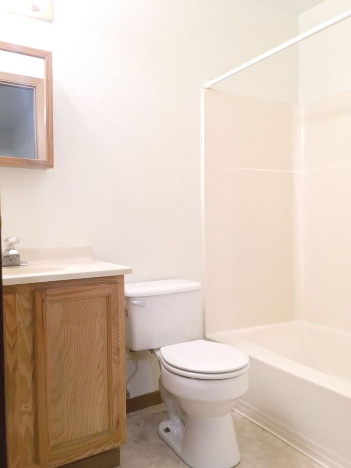 2206 8th Ave NW - Photo 7 of 9