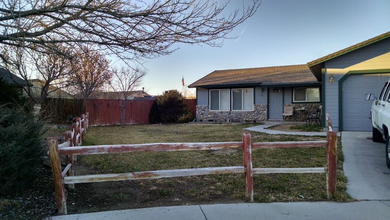 402 Bramble Ct - Photo 2 of 10