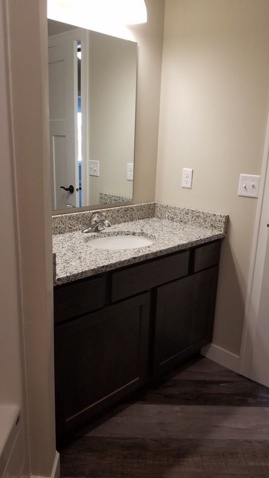 523 Meadow Ln - Photo 3 of 10
