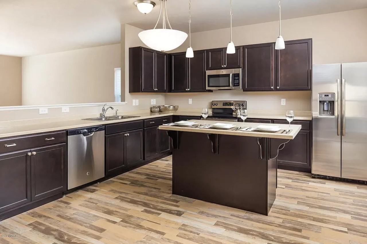 14497 Manor Rd - Photo 2 of 22