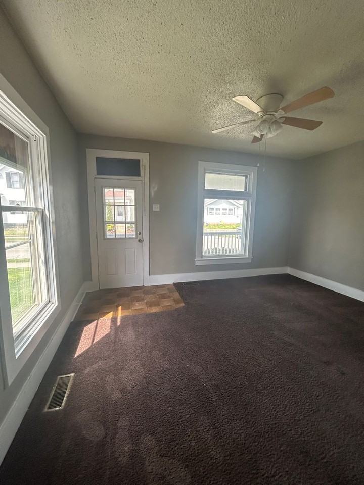 616 Anderson Ave - Photo 2 of 7