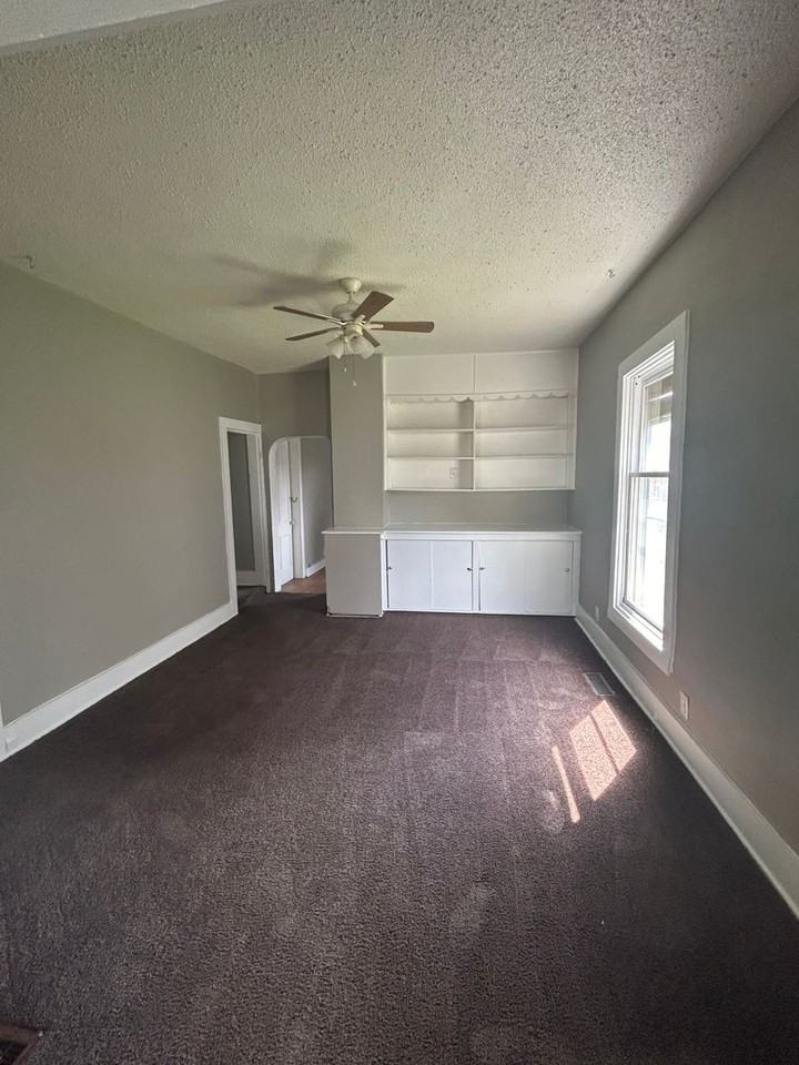 616 Anderson Ave - Photo 3 of 7
