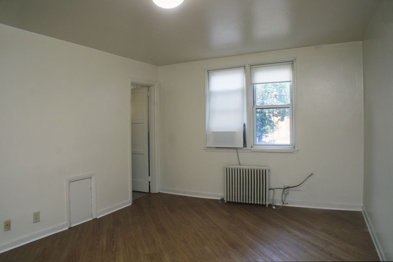 Melwood Manor - Photo 2 of 5