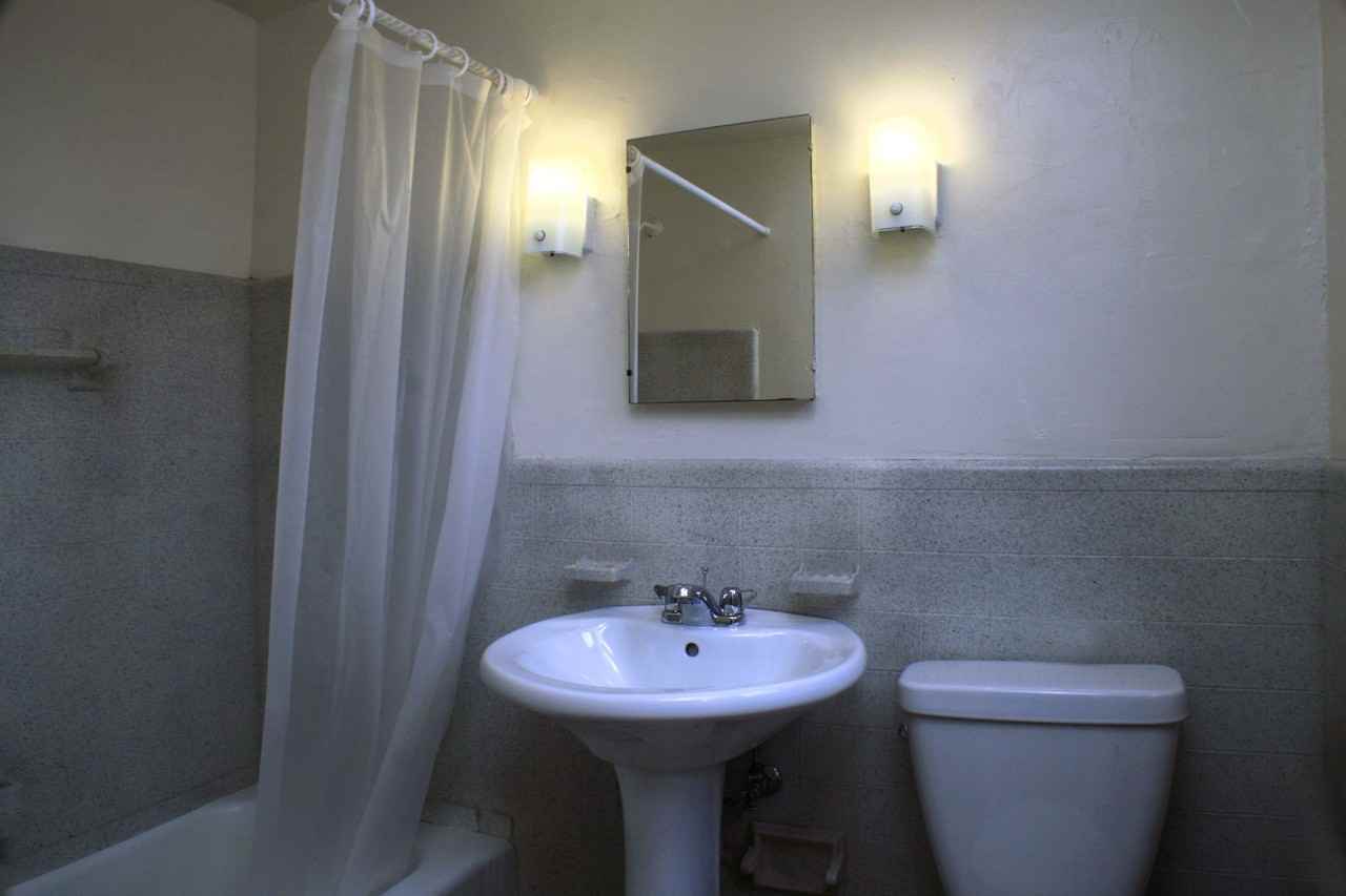 Melwood Manor - Photo 3 of 5