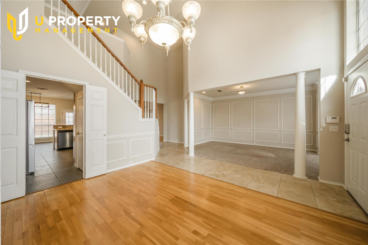 301 Fountain Gate Dr - Photo 3 of 26