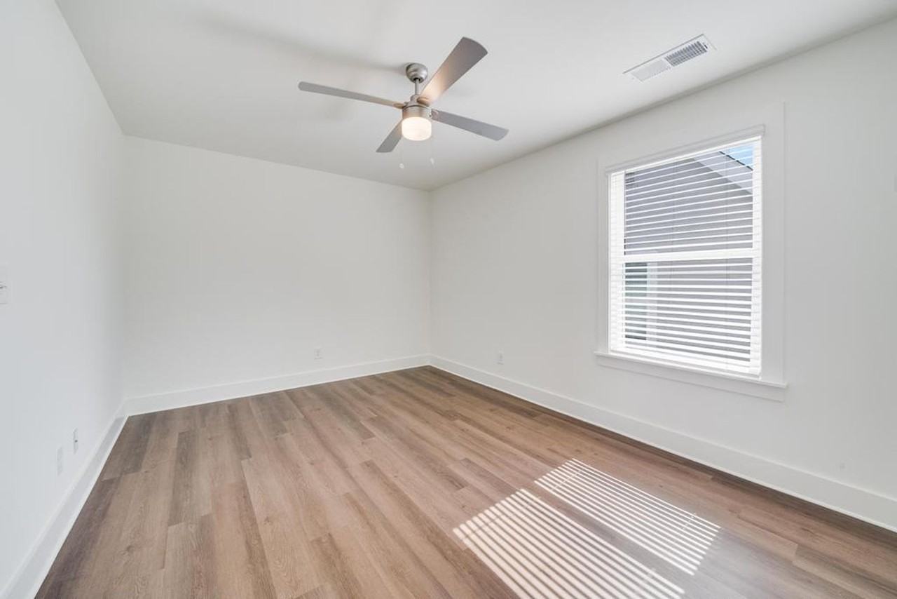 147 Hampton Cir - Photo 5 of 16