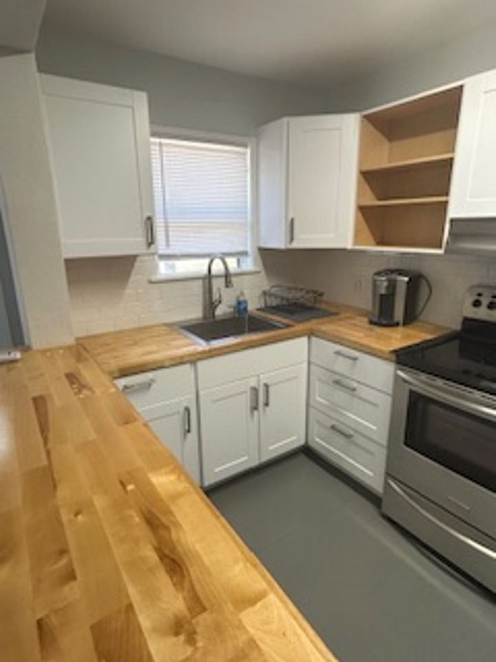 3953 Haines Rd N - Photo 3 of 34
