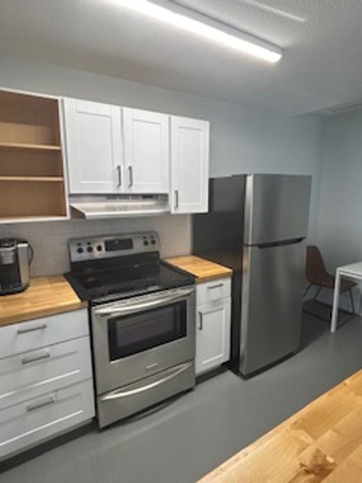 3953 Haines Rd N - Photo 5 of 34