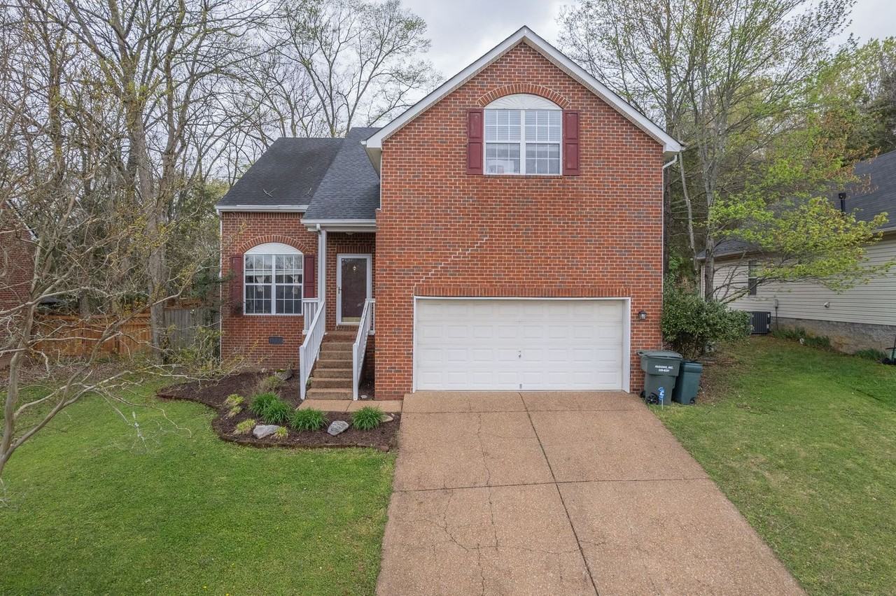 1926 Dunedin Dr - Photo 2 of 37