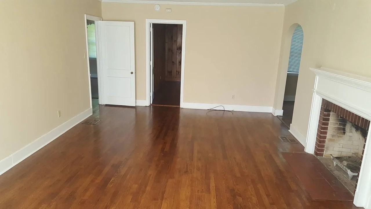 2334 Redwood Dr - Photo 3 of 9