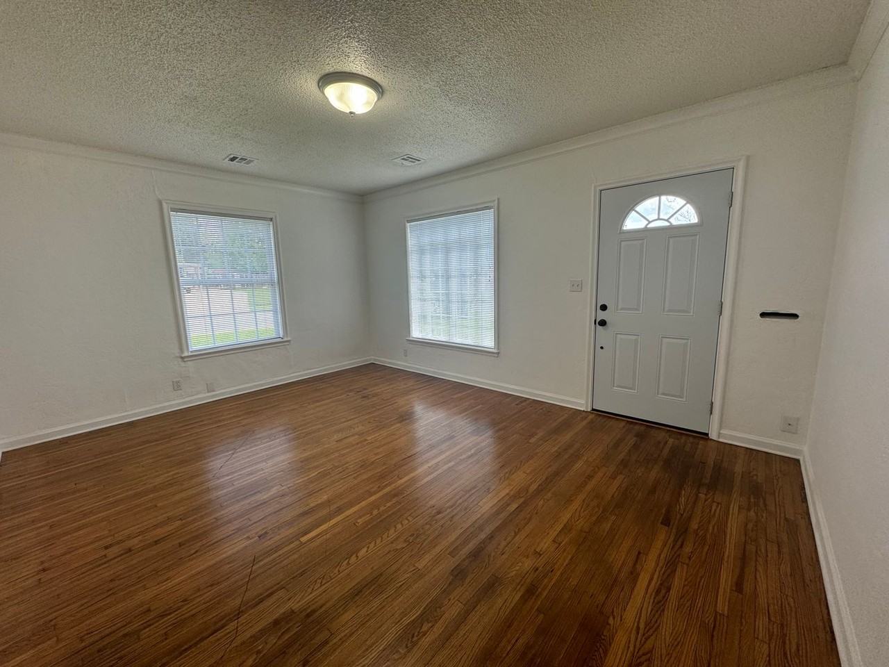 750 N Florence Pl - Photo 2 of 18