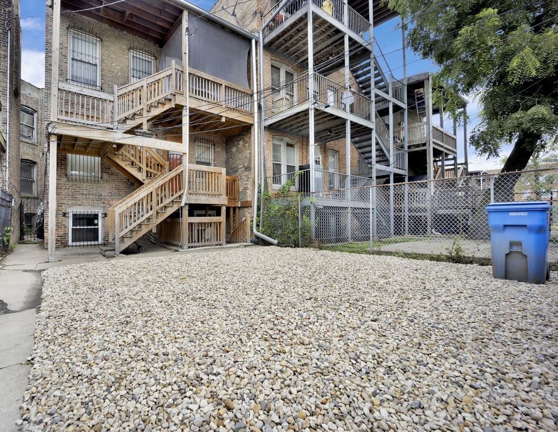 423 S Homan Ave #BS - Photo 3 of 17