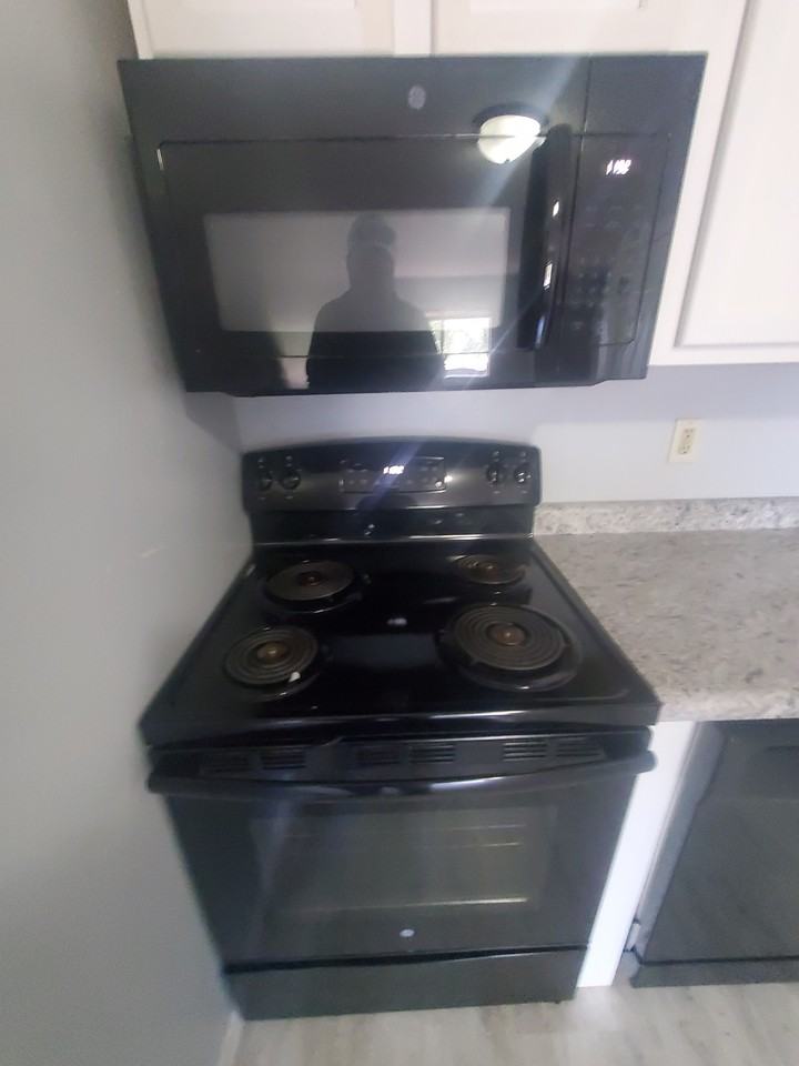 828 Gould St #3 - Photo 4 of 16